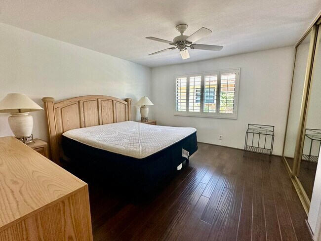 Building Photo - 239 Santa Barbara Cir