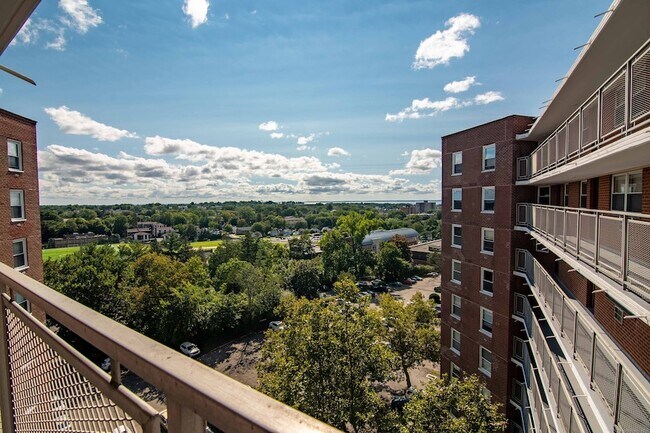 Building Photo - 91 Strawberry Hill Ave
