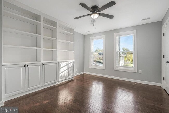 Building Photo - 312 57th St NE