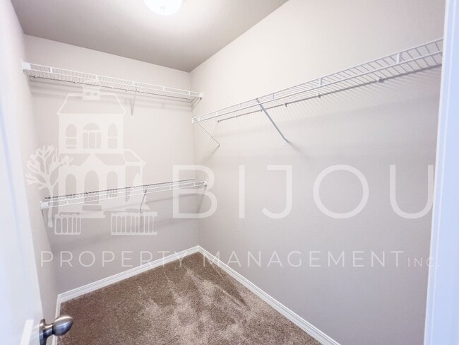 Building Photo - Beautiful Townhome across from Cumbre Vist...