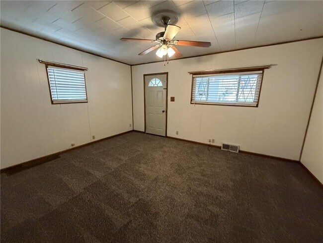 Building Photo - 820 Jacoby Rd