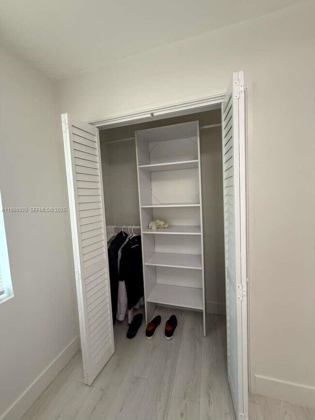 Building Photo - 2227 Roosevelt St