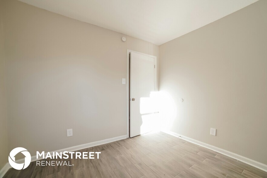 Building Photo - 6320 Valleybrook Cove