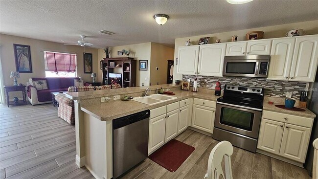 Building Photo - 2552 Red Cedar Ln
