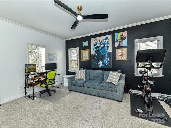 Building Photo - 6915 Pleasant Dr