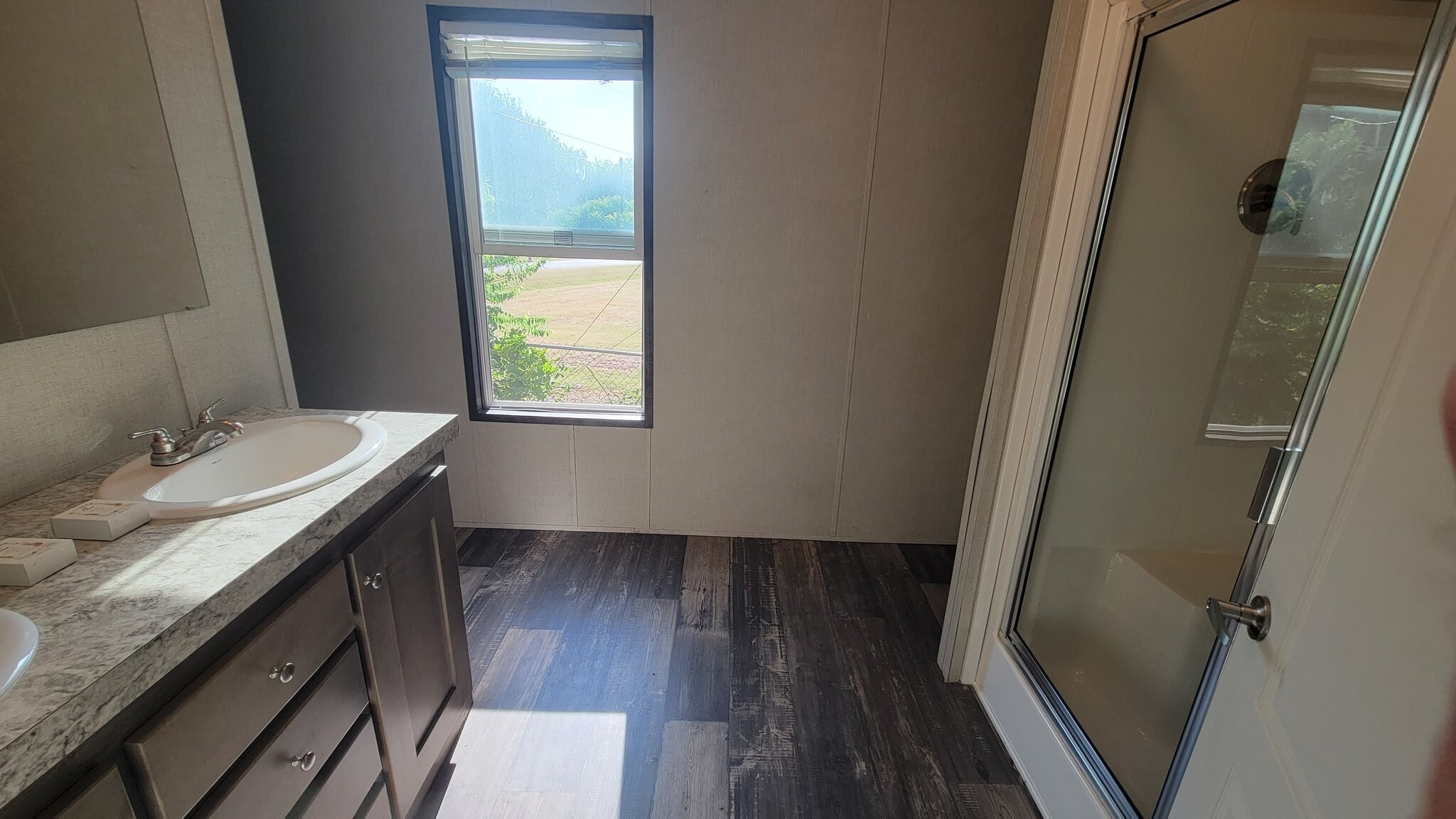 Building Photo - 5527 Lake View Dr