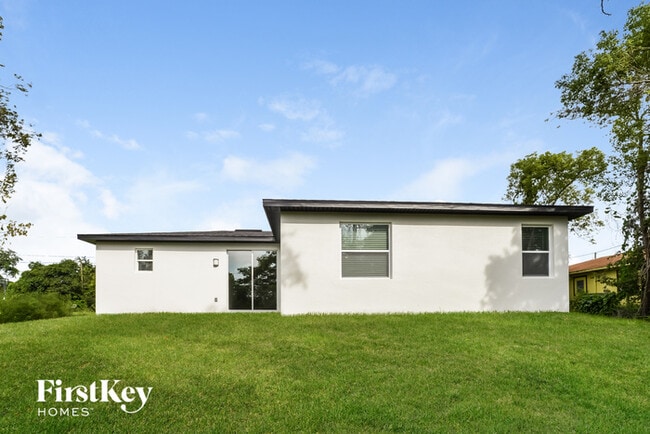 Building Photo - 1780 W Acadian Dr
