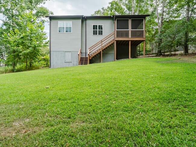 Building Photo - 68 Elizabeth Dr