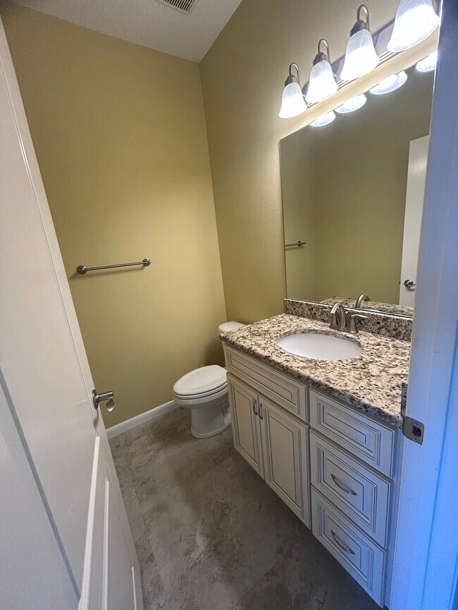 Building Photo - 3 Wilden Pl