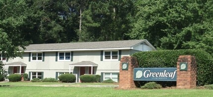 Building Photo - 2403 Greenleaf Dr