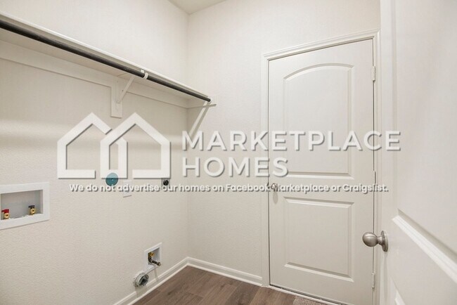 Building Photo - 10925 Gray Mare Dr