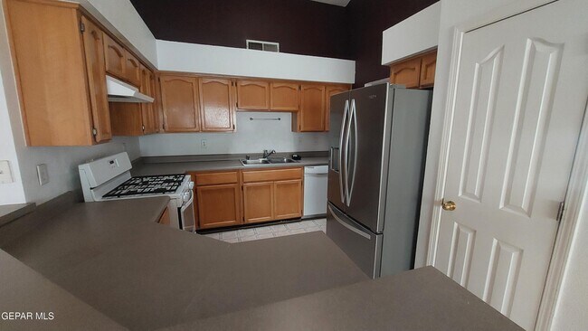 Building Photo - 12641 Tierra Tigre Ave
