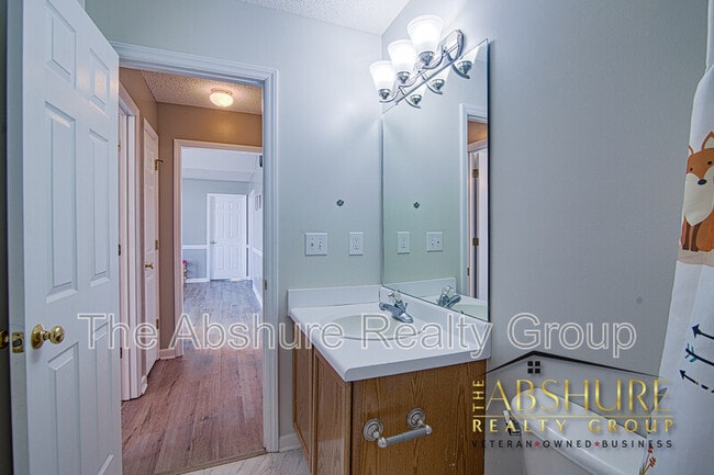 Building Photo - 7604 Lilly Pond Ln