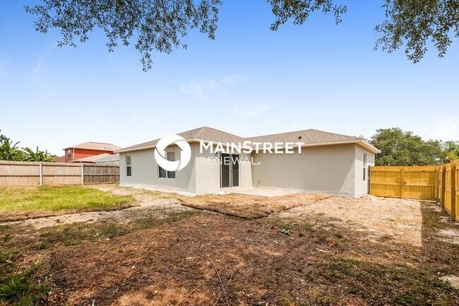 Building Photo - 3 Bedroom Pet-Friendly Home in Kissimmee, FL with Main Street Renewal