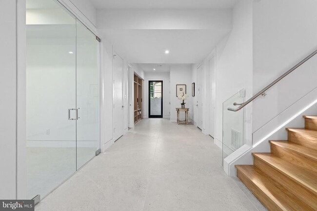 Building Photo - 3554 Military Rd