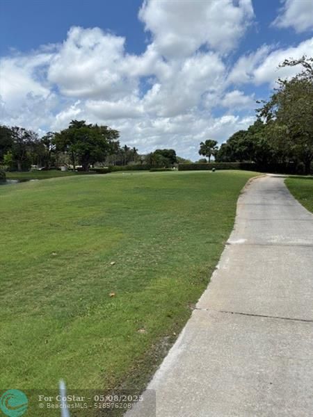 Building Photo - 1811 Sabal Palm Dr