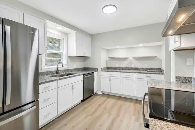 Building Photo - Charming 3-Bedroom Rental Home in Austintown