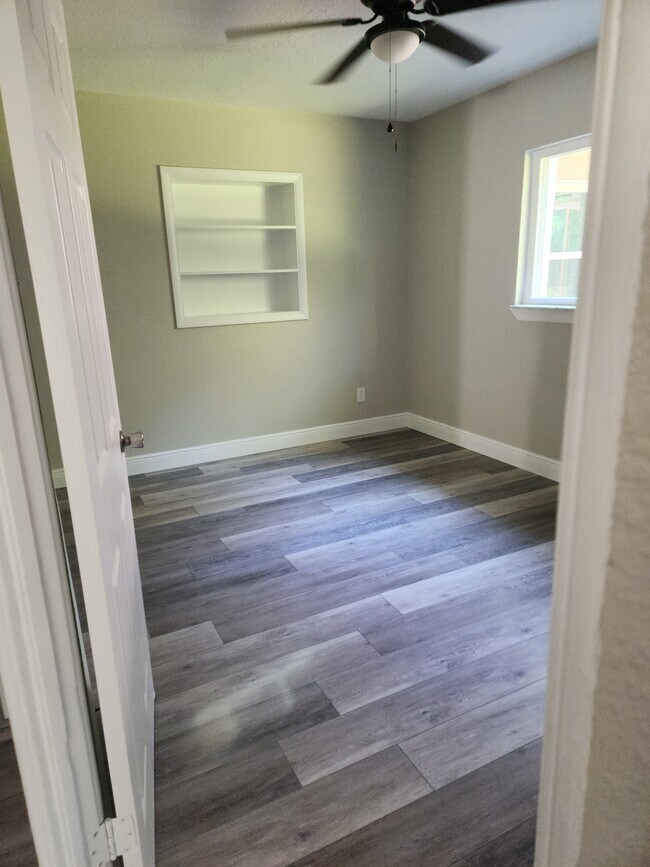 Building Photo - 38 Sunset Dr