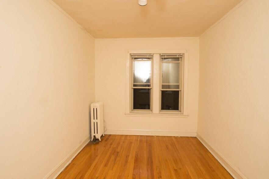 Building Photo - 4115 N Paulina St
