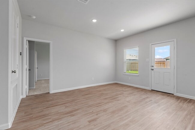 Building Photo - 9552 Caney Trails Rd