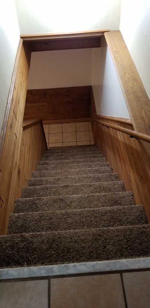 Building Photo - Large 2+ Bedroom home with a country setting