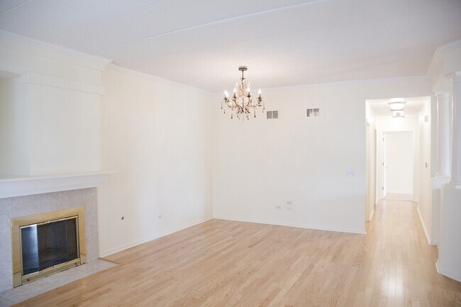 Building Photo - 501 Saddlebrook Ln