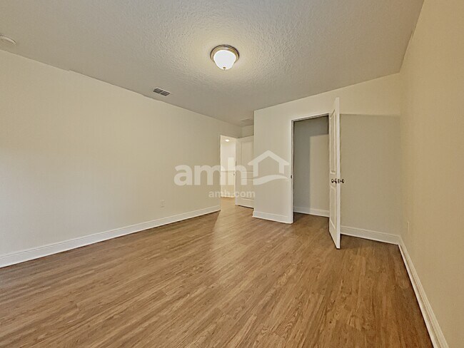 Building Photo - 743 Zarabrooke Ct