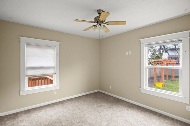 Building Photo - URBAN UPDATED 4 Bedroom/3 Bath CRAFTSMAN S...