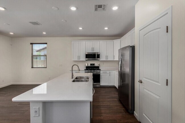 Building Photo - 20396 W Brittlewood Ave