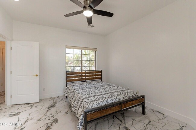 Building Photo - 11525 E Desert Willow Dr