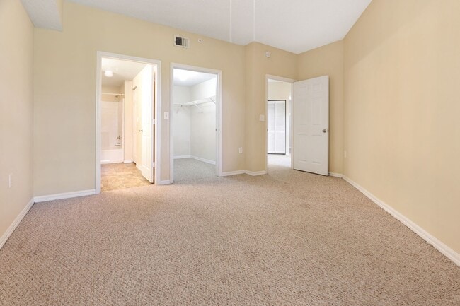 Building Photo - 5500 Bentgrass Dr