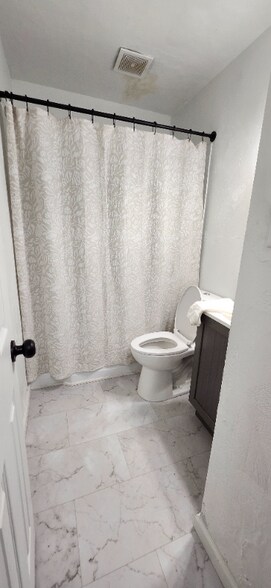 Building Photo - 1944 Overlook Ave