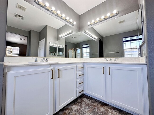 Building Photo - 10076 Bright Charisma Ct