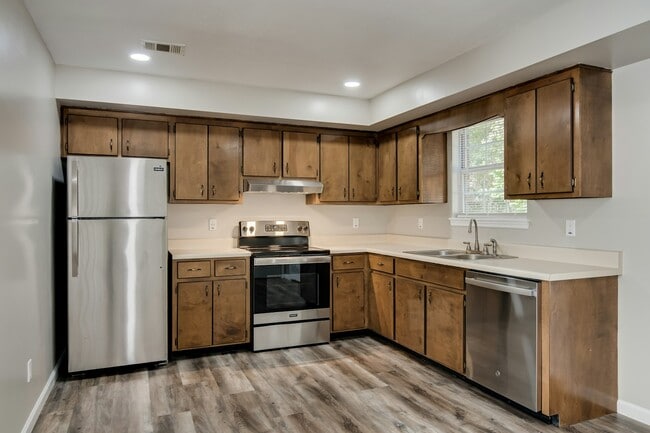 Building Photo - 1117 Fairlane Dr