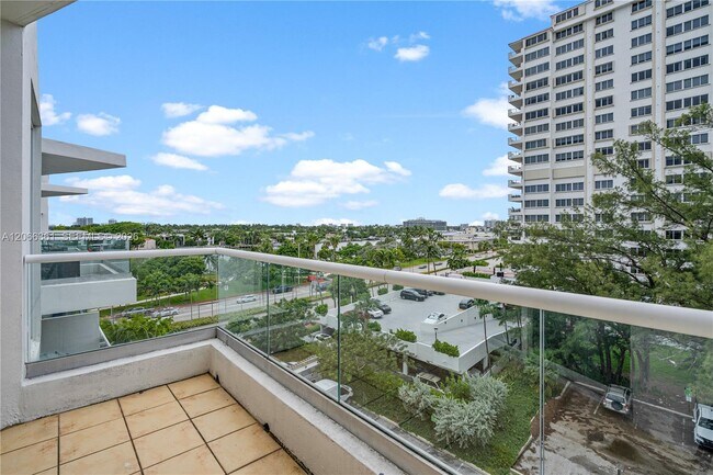 Building Photo - 6362 Collins Ave