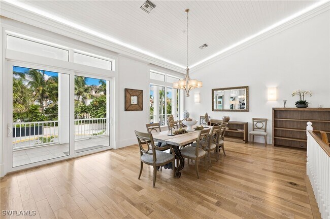 Building Photo - 40 32nd Ave S