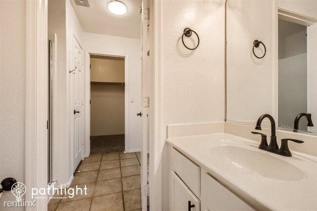 Building Photo - 4 br, 2 bath House - 22264 W Desert Bloom ...