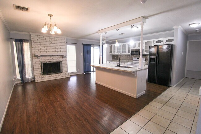 Building Photo - 10535 Breeds Hill Dr