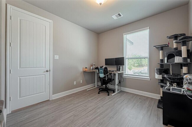 Building Photo - 26553 Doe Ln