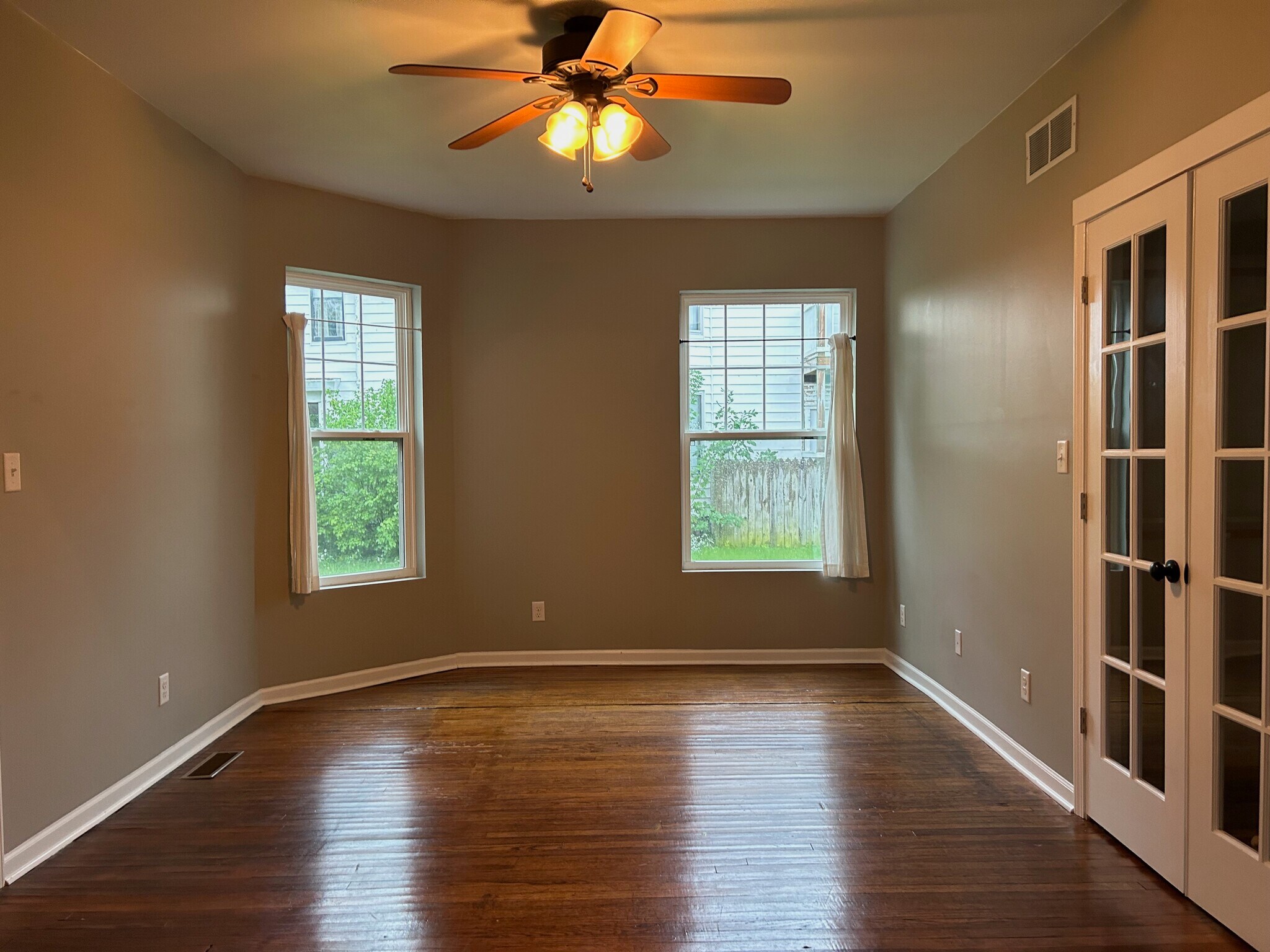 Building Photo - 801 S 4th St