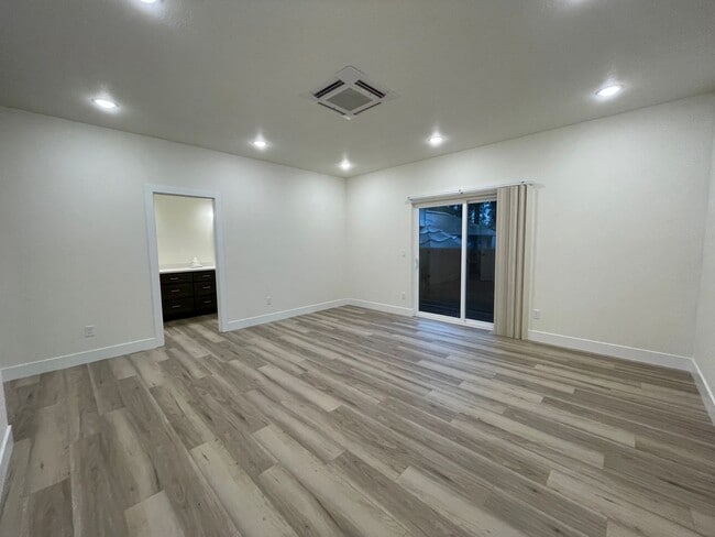 Building Photo - 410 4th St