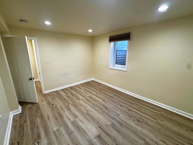 Building Photo - Beautiful and Spacious 4BD 2BA Single-Family Home in Arlington Heights