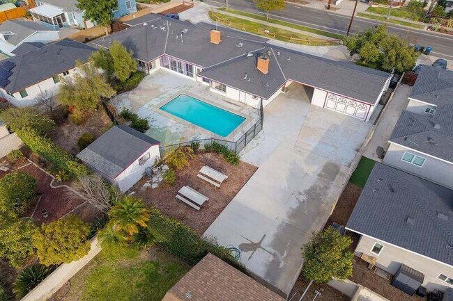 Building Photo - 590 N Cambridge St