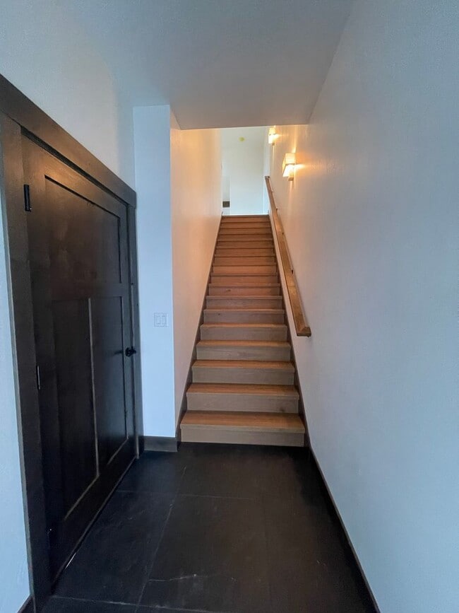 Building Photo - Whitefish Landing Town House