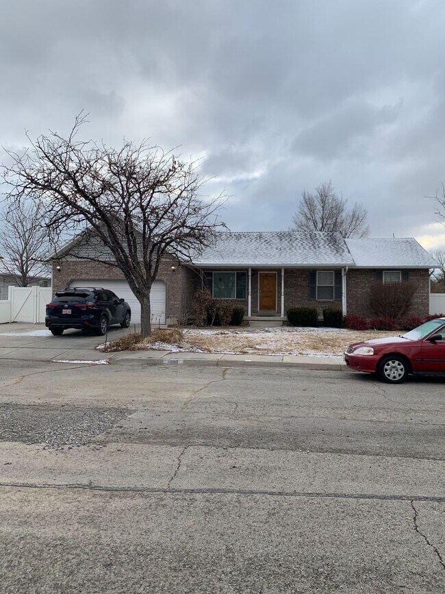 Building Photo - Large Family Lehi Home available now!