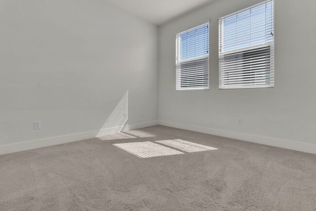 Building Photo - 945 E Mason Ln