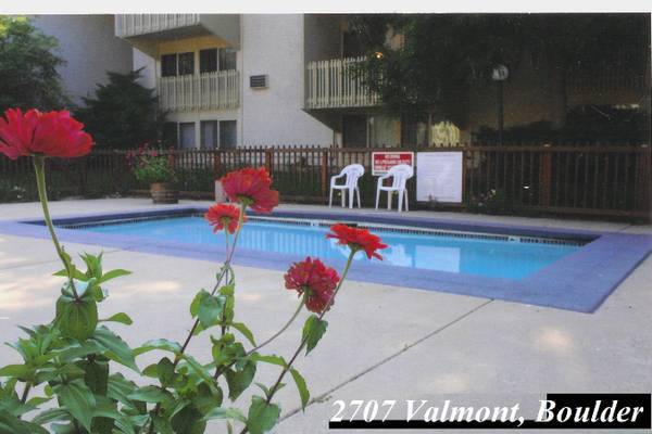 Building Photo - 2707 Valmont Rd