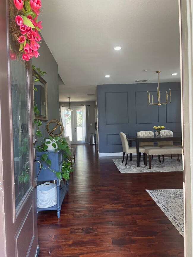 Building Photo - 7413 Tioga Ln