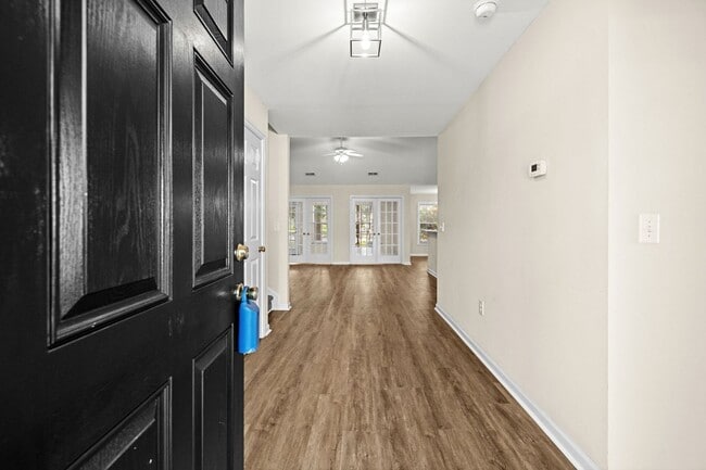 Building Photo - 4 Bed / 2 Bath Single Family Home for Rent in Arrowhead