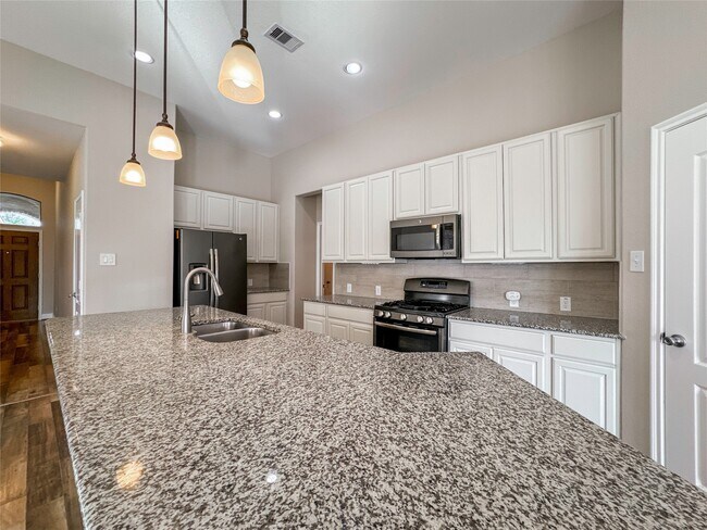Building Photo - 1613 Cintola Ln
